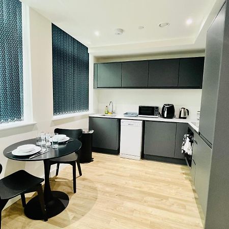 Fully Equipped One Bedroom Apartment Near Old Trafford Stadium! Manchester Esterno foto