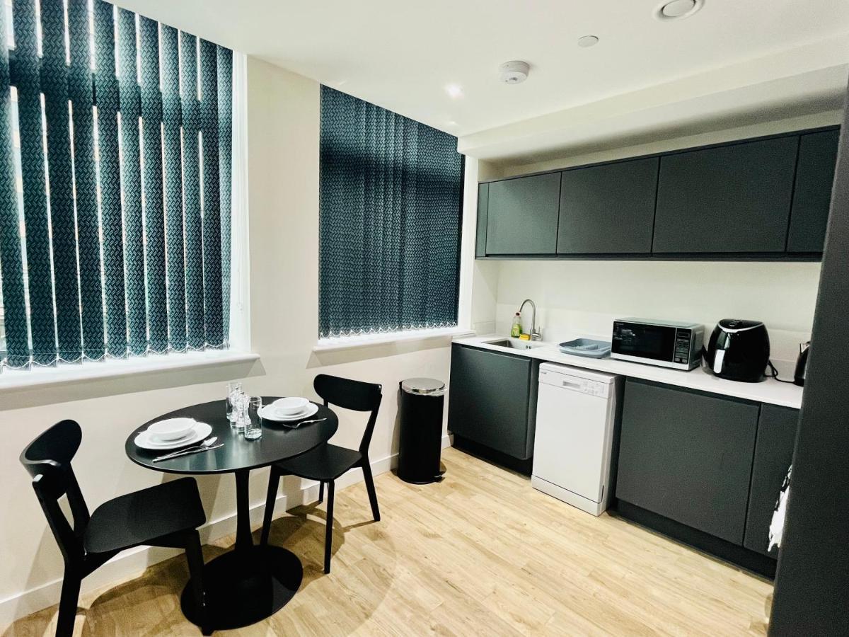Fully Equipped One Bedroom Apartment Near Old Trafford Stadium! Manchester Esterno foto
