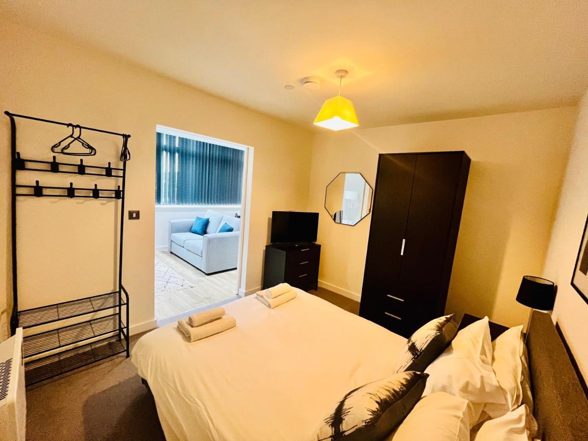 Fully Equipped One Bedroom Apartment Near Old Trafford Stadium! Manchester Esterno foto