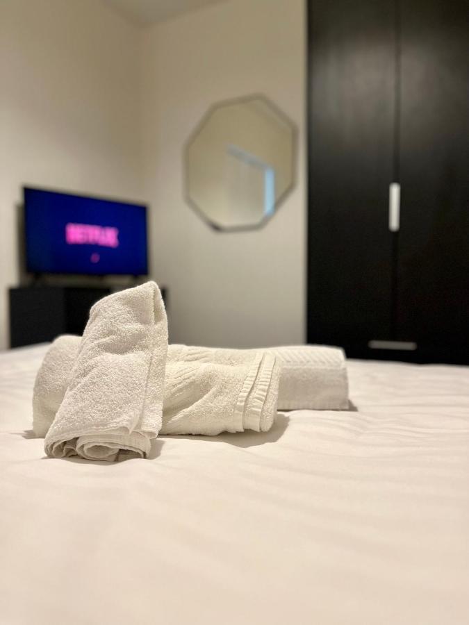 Fully Equipped One Bedroom Apartment Near Old Trafford Stadium! Manchester Esterno foto
